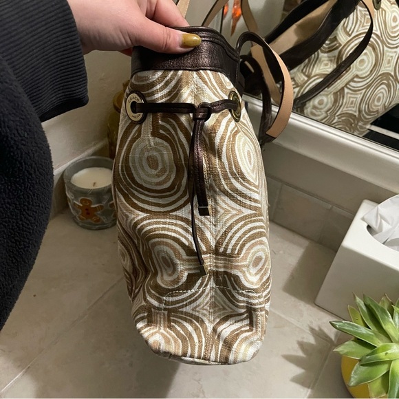 COACH - Audrey op art swirl in cream and brown cloth tote- 17044- EUC - Picture 8 of 10